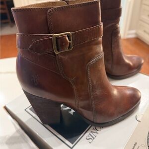 Frye Chestnut Leather Heeled Boots